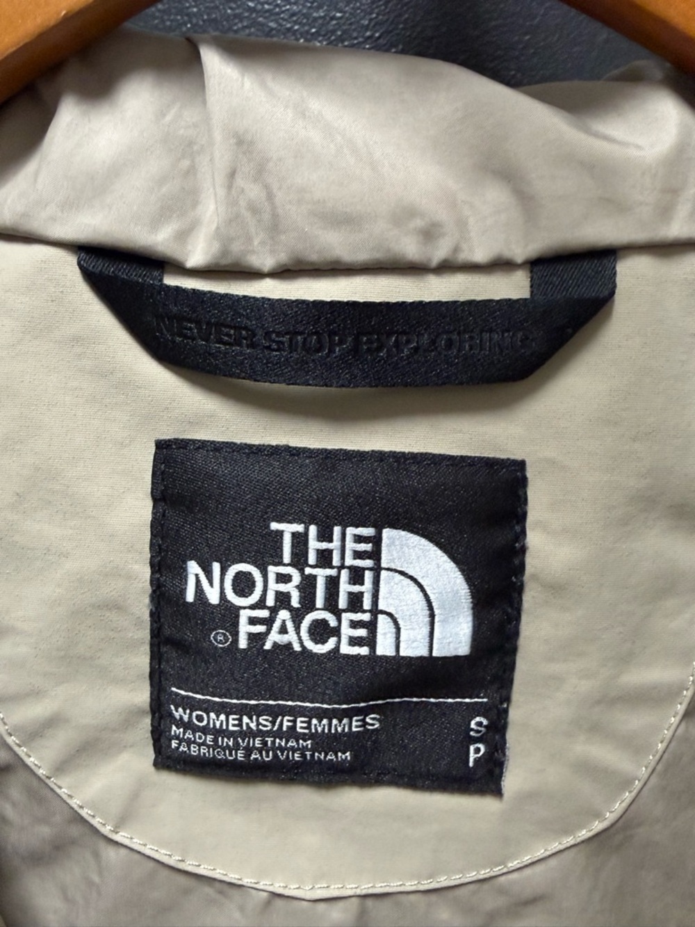 The North Face Zoomie Utility Jacket Tan Hooded Cinch Waist Small - Picture 2 of 5